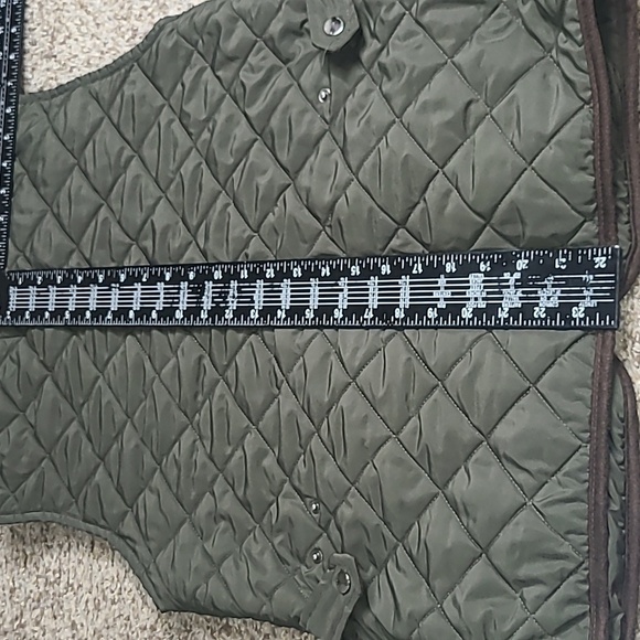 Tahari Green Quilted Vest with Diamond Pattern - Picture 8 of 9